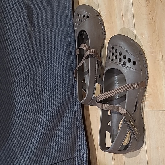 Skechers woman's size 7 brown shoes - Picture 2 of 4